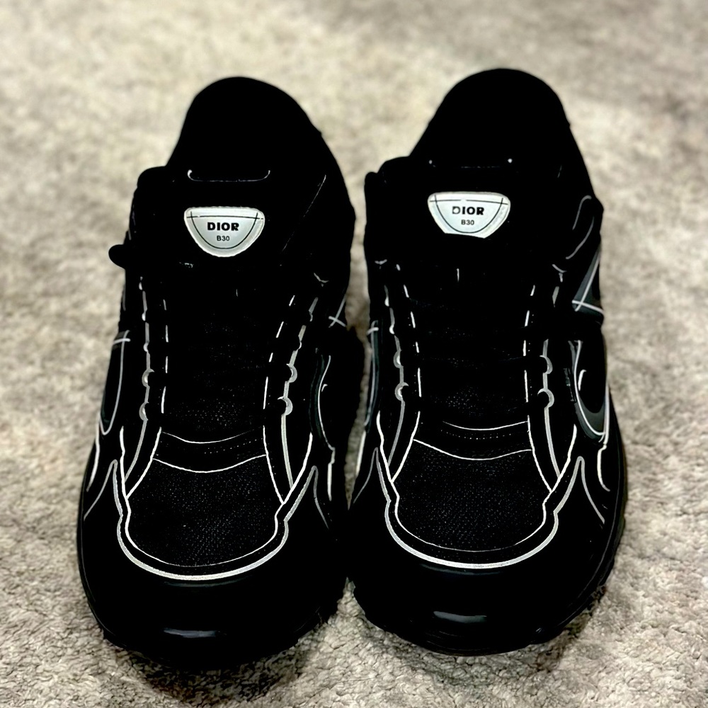 Dior B30 Sneakers! Like new and comes with box!